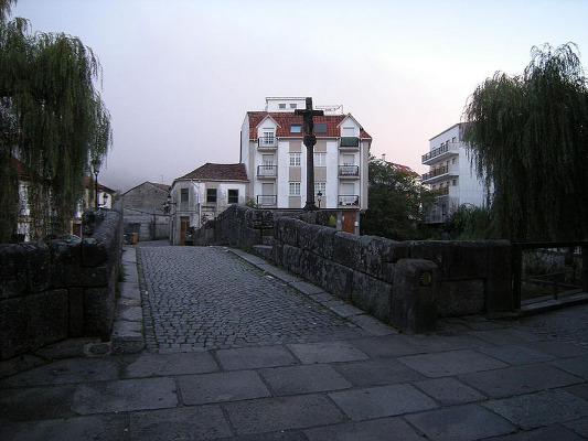 Puente río Bermaña en Caldas de Reis